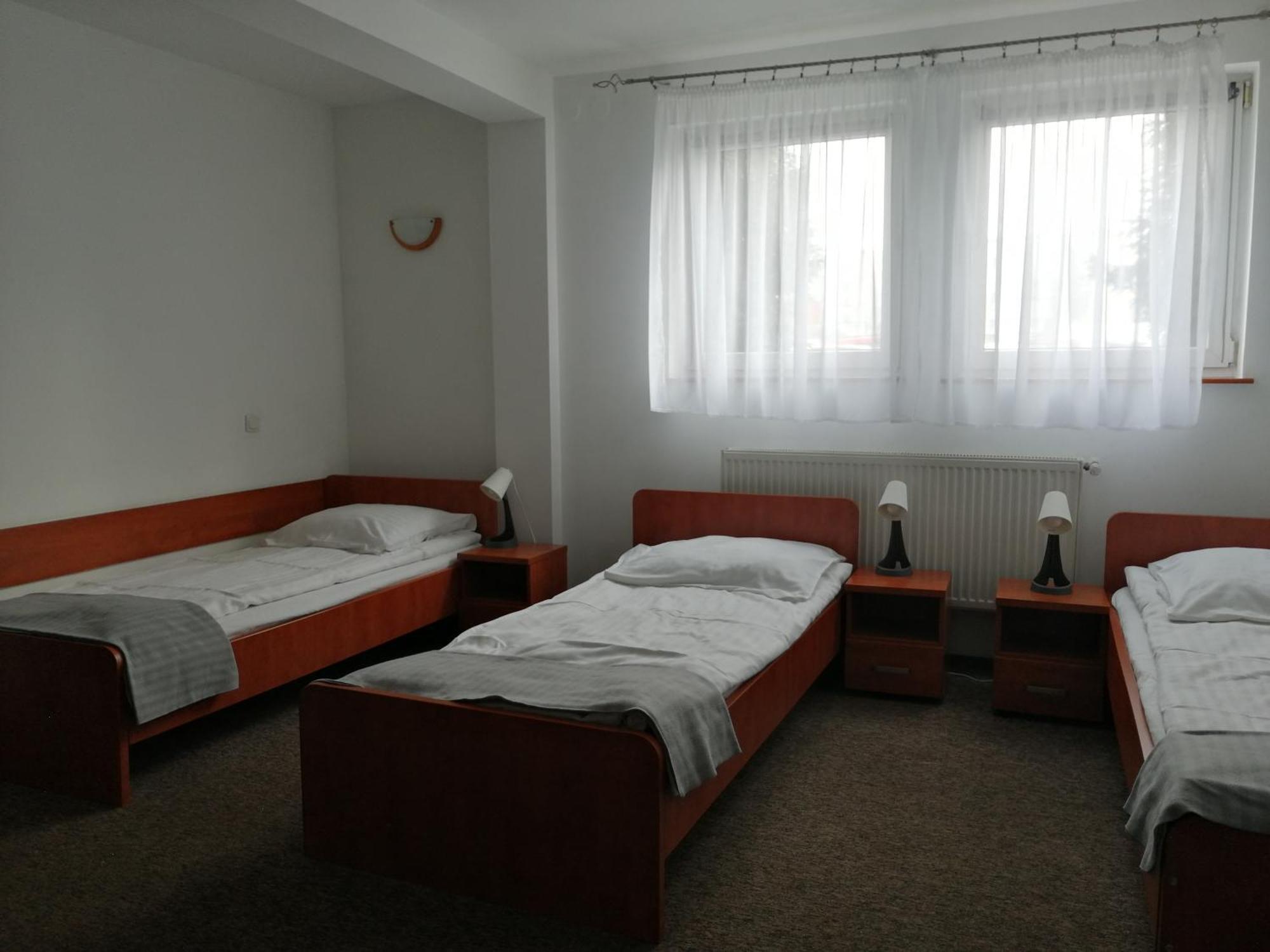 Hotel Dabrowiak Домброва-Гурнича Экстерьер фото